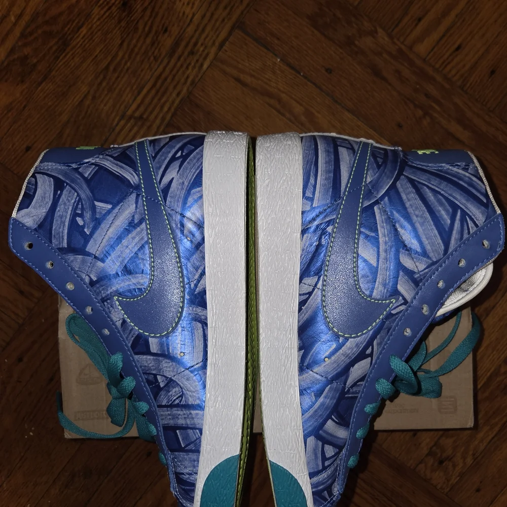 Nike Blue and Teal Women's Sneakers - Picture 4 of 8